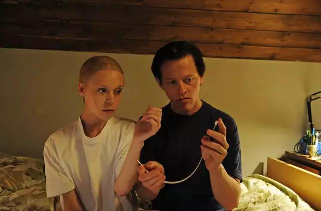 女孩被囚禁、虐待 长达3096天!这部电影竟是真