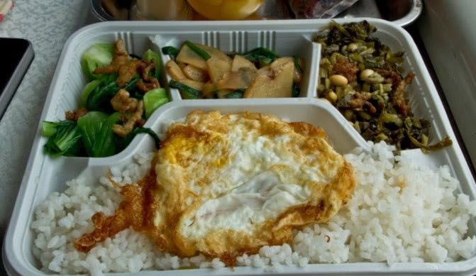哈尔滨人最爱吃盒饭里的10道菜,订个饭都把菜混着来!