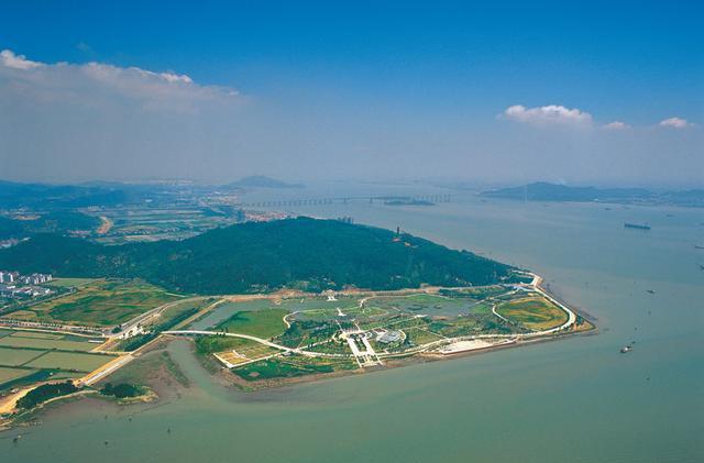 南海南薇滩西北部之"常骏暗沙" "鸟鱼锭石"!