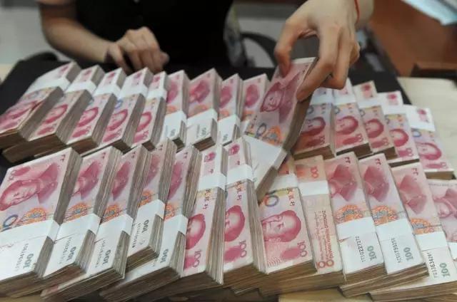 分家产时婆婆偷偷多给小叔子50万,一年后,我感谢婆婆的偏心