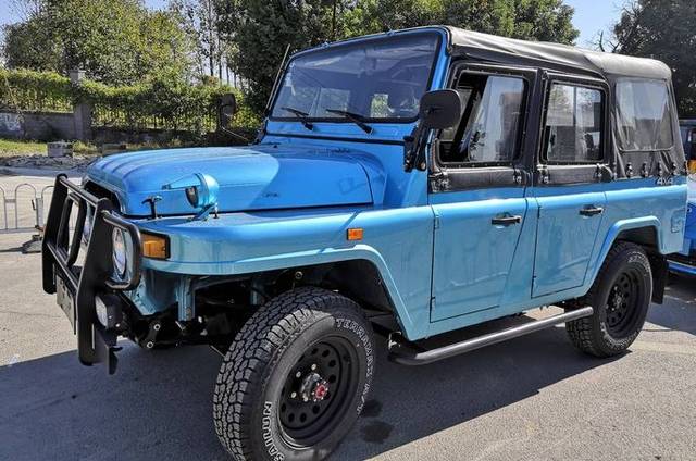 首台宝石蓝北汽bj212提车落地8万车主比开牧马人还自信