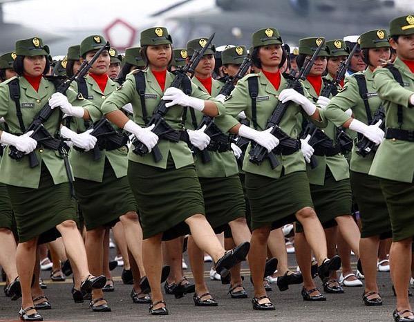 印尼女兵入伍体检最后一项太尴尬, 女兵们纷纷表示拒接接受