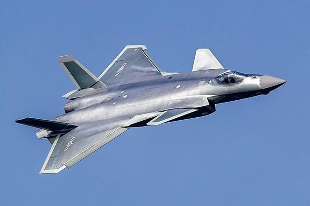 歼20已经服役,为何还要花大价钱购买苏35?这才是真实目的!