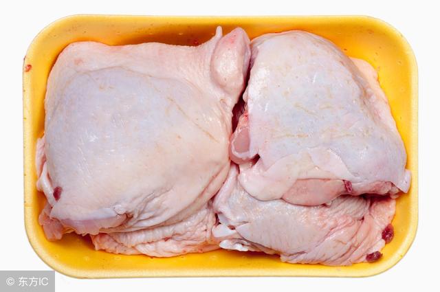 二,鸡屁股 鸡屁股被称为"凤尾肉",但很多人都不知道它的危害有多大.