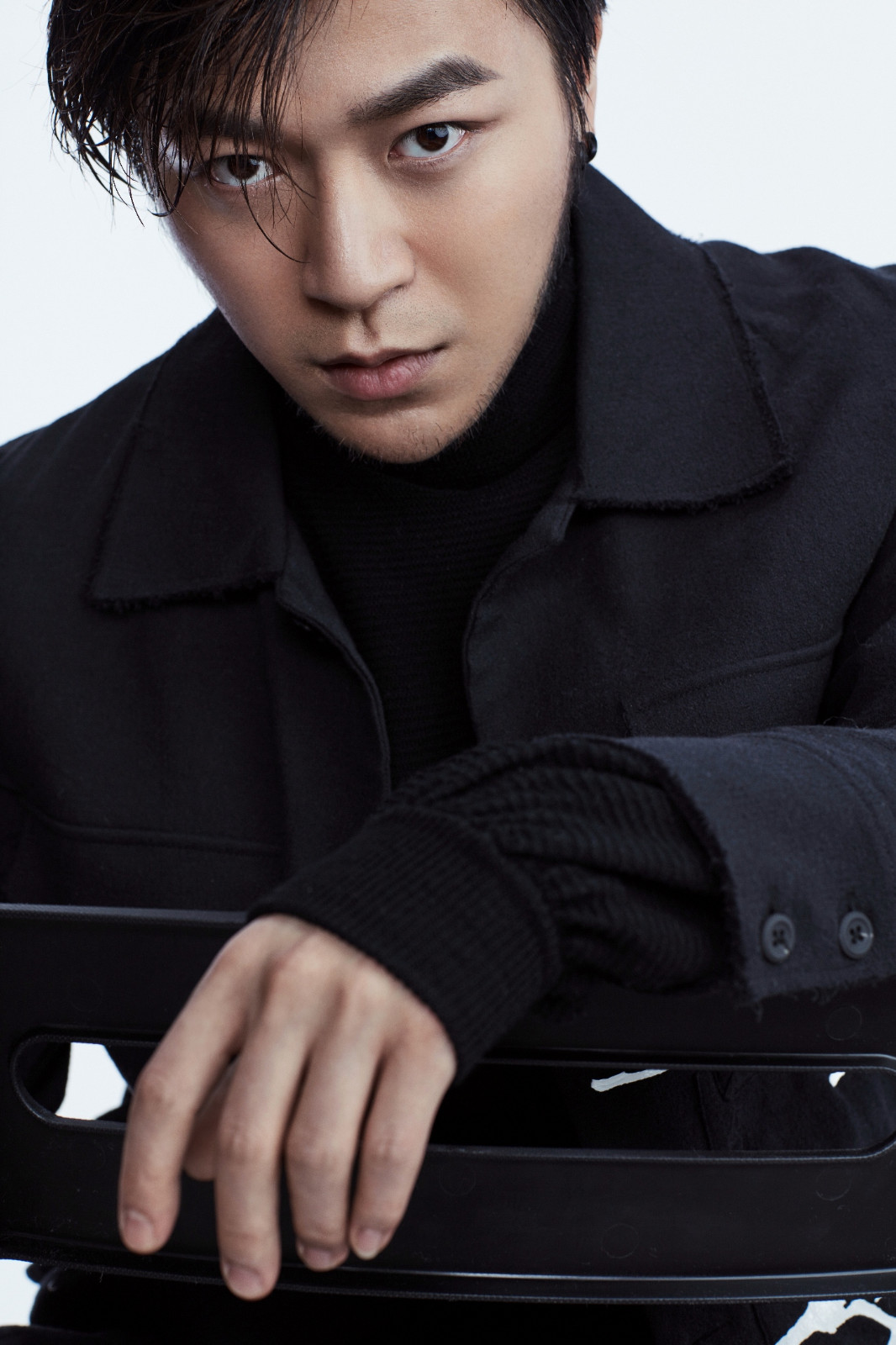 余枫再出新作《我不想知道》 表达活出真我的态度