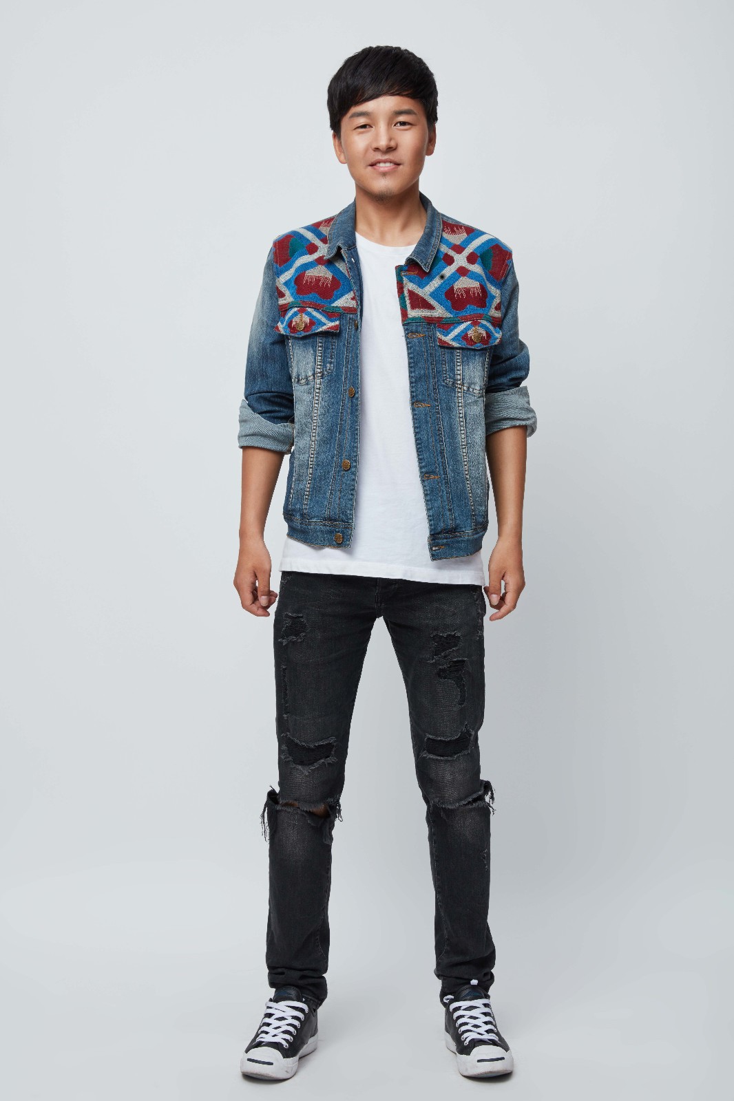 2018《好声音》冠军旦增尼玛入选十大杰出90后