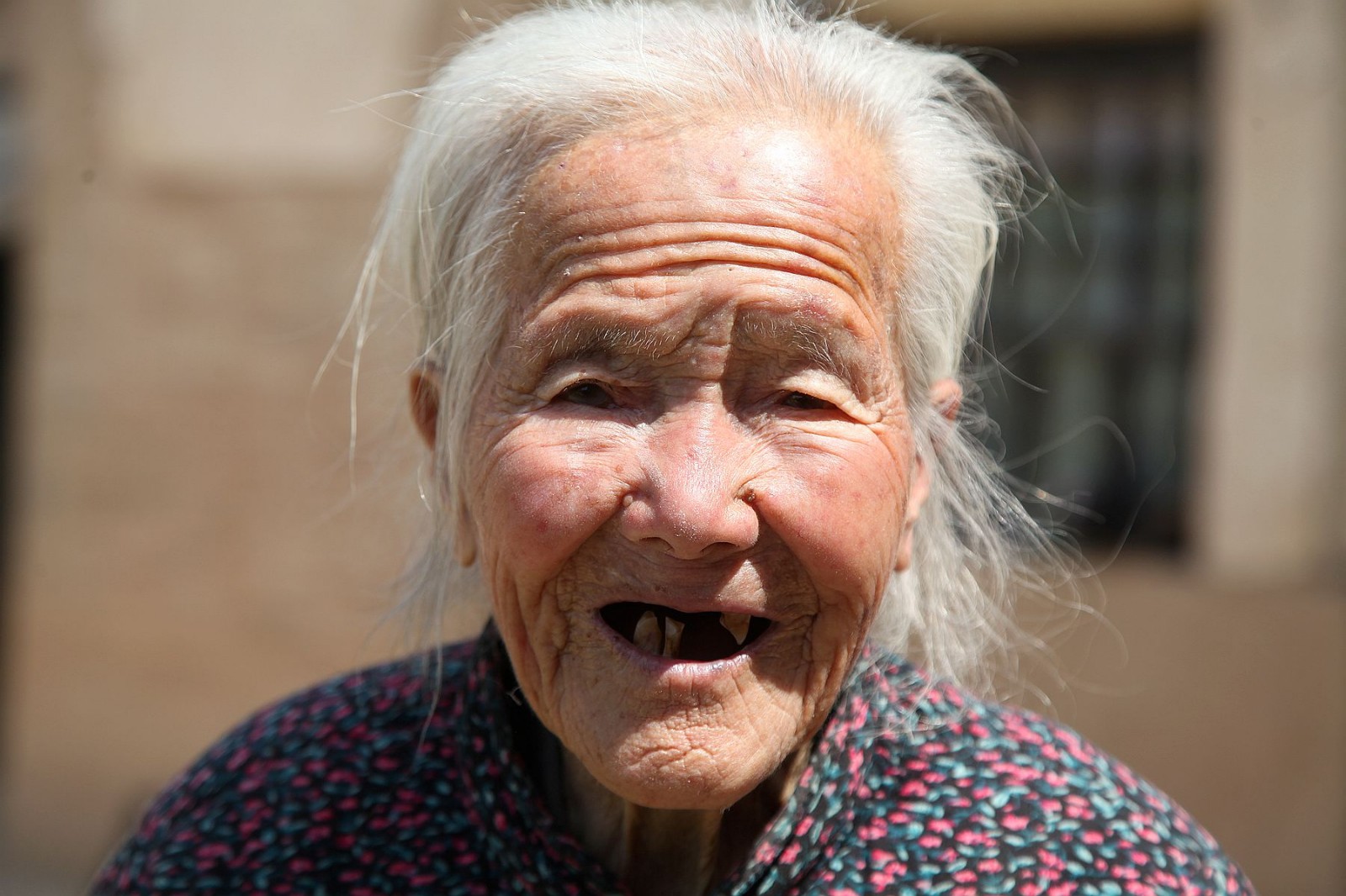 101岁农村老人爱子情深天天给71岁儿子做饭干家务