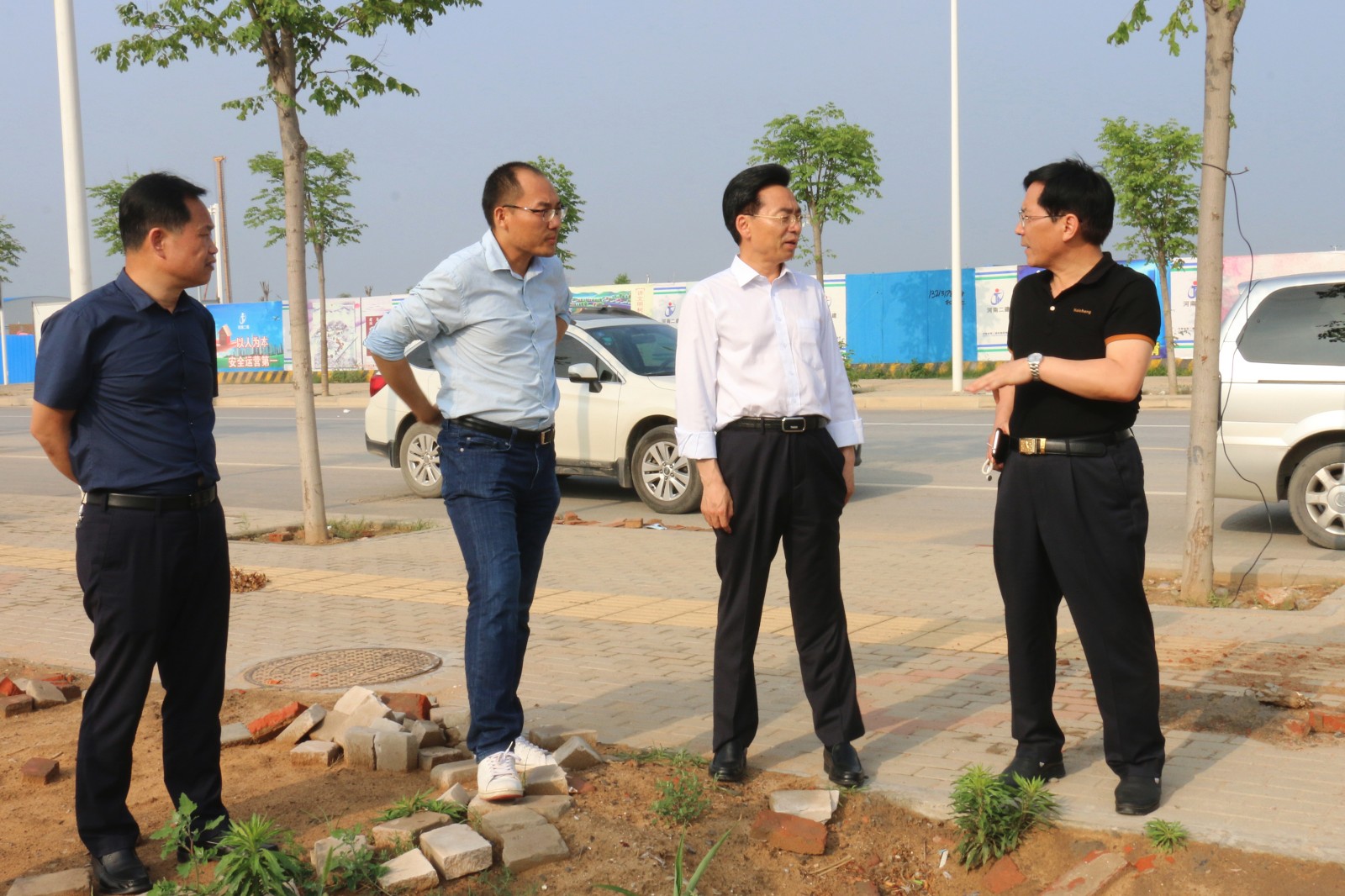 李国立到辖区学校及新建校工地调研