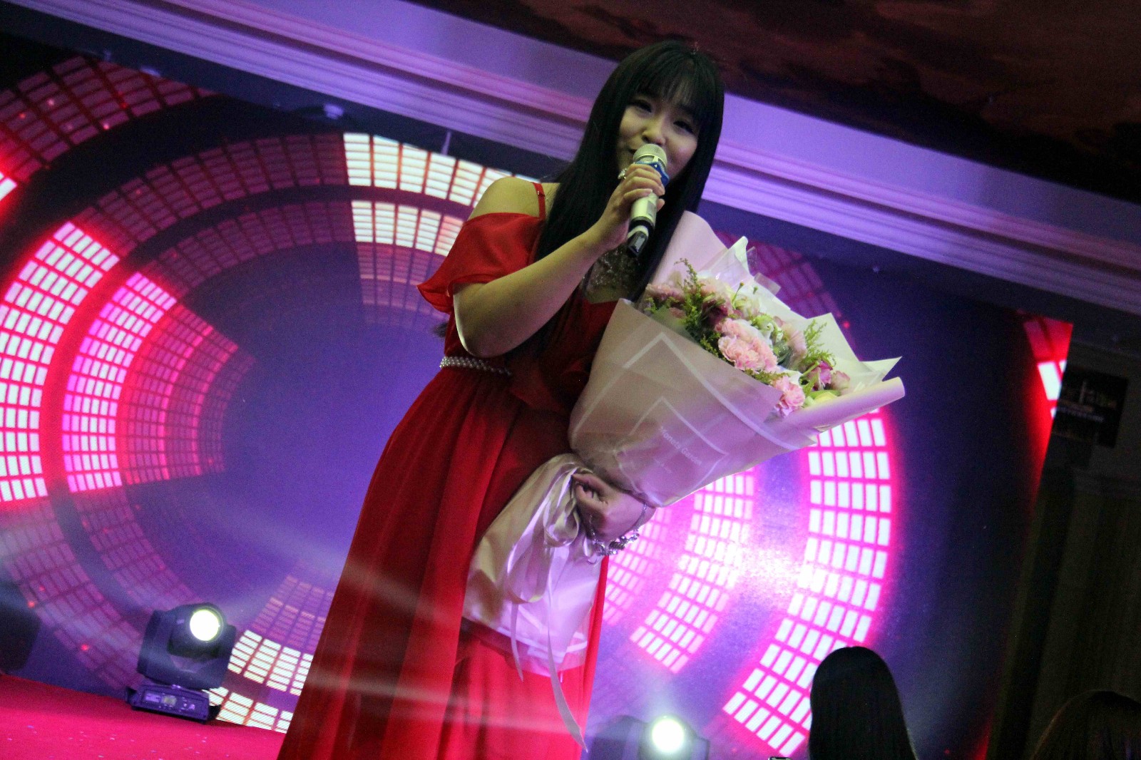 网红甜歌女神彭清亮相安徽芜湖