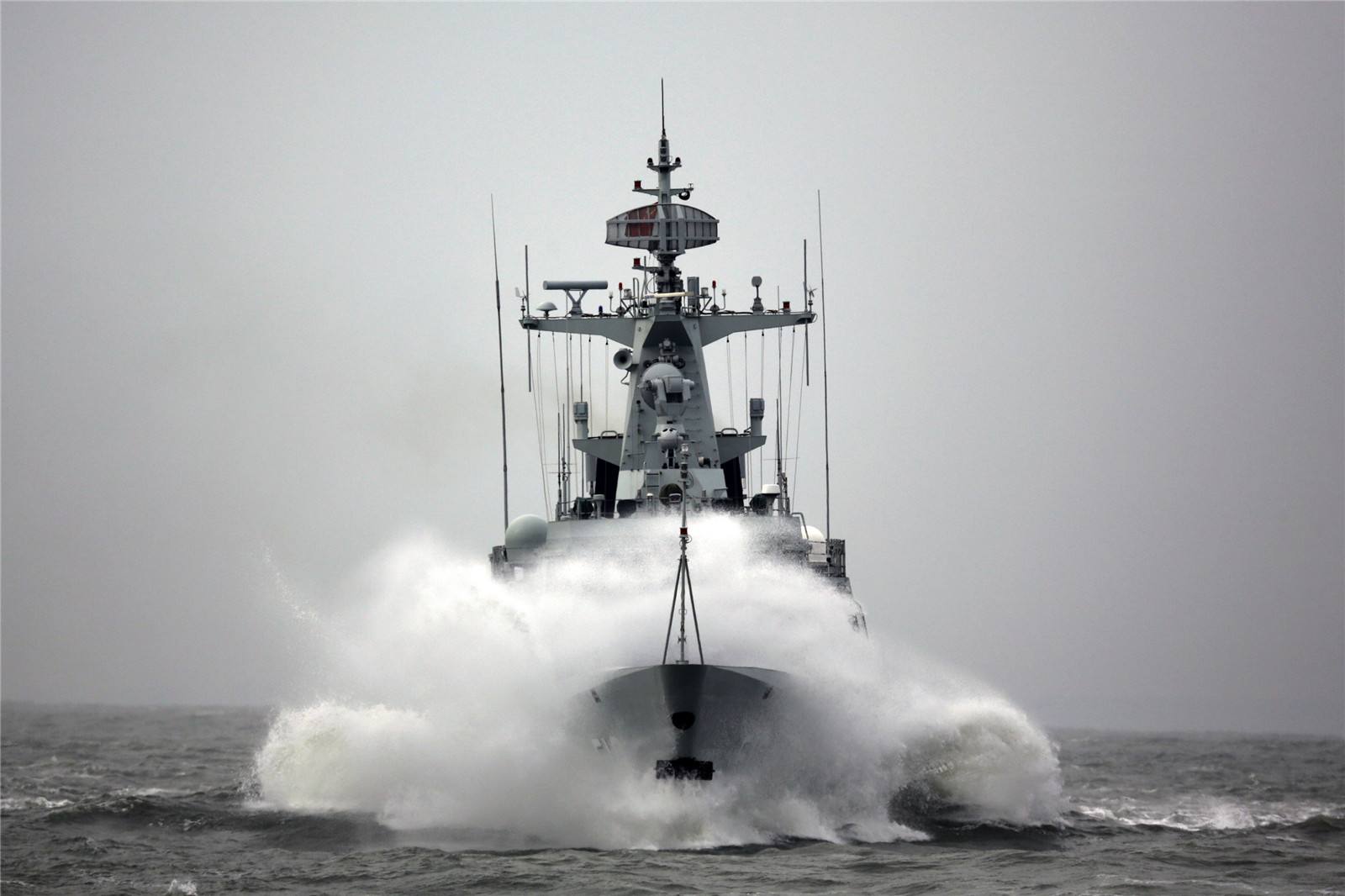 美军针对094核潜艇放出此言,没料被中国这款军舰击碎了美梦