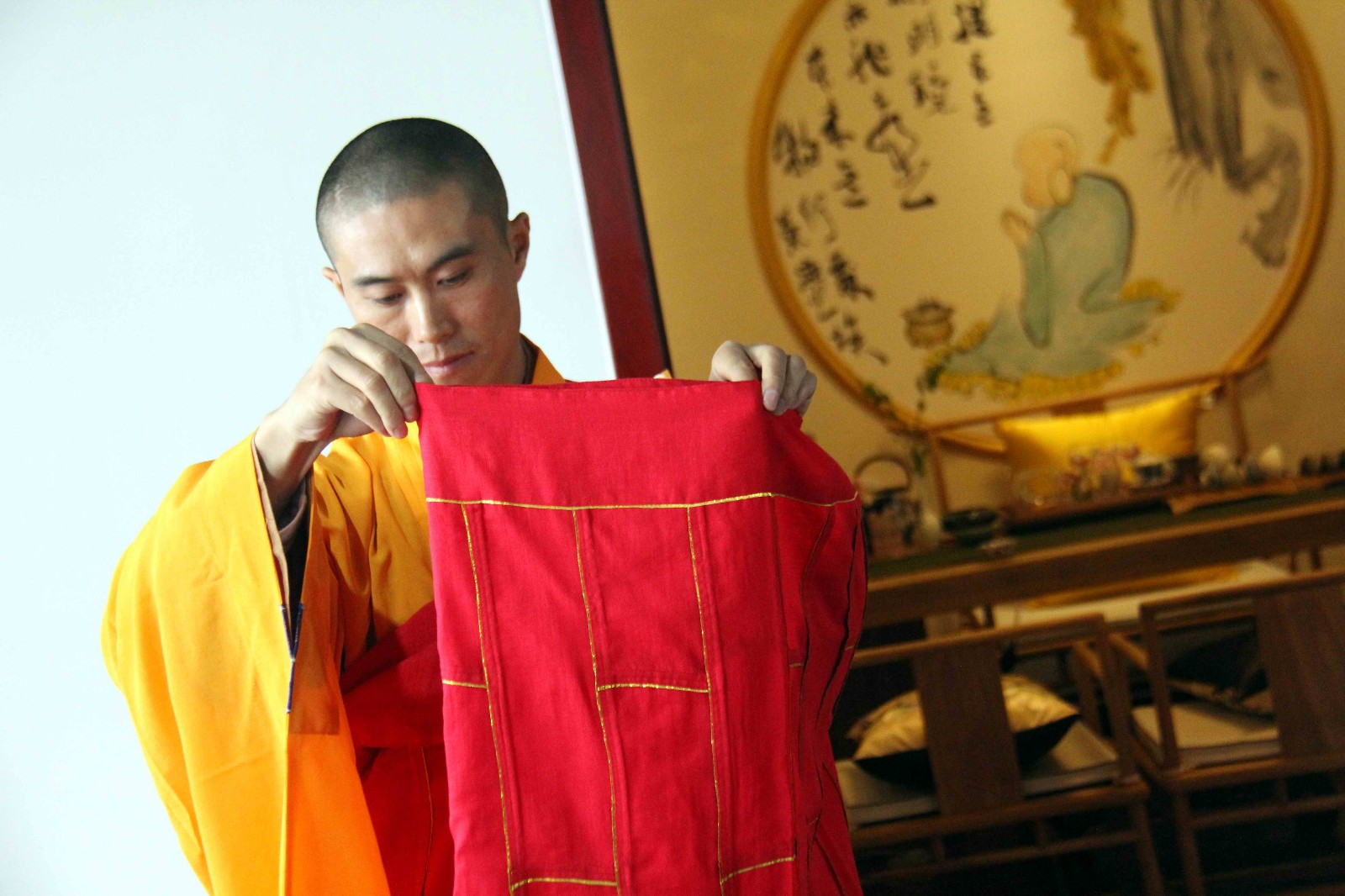 这位长相英俊帅气的帅哥住持就是芜湖市弋江区千年古刹孤山寺的圣平