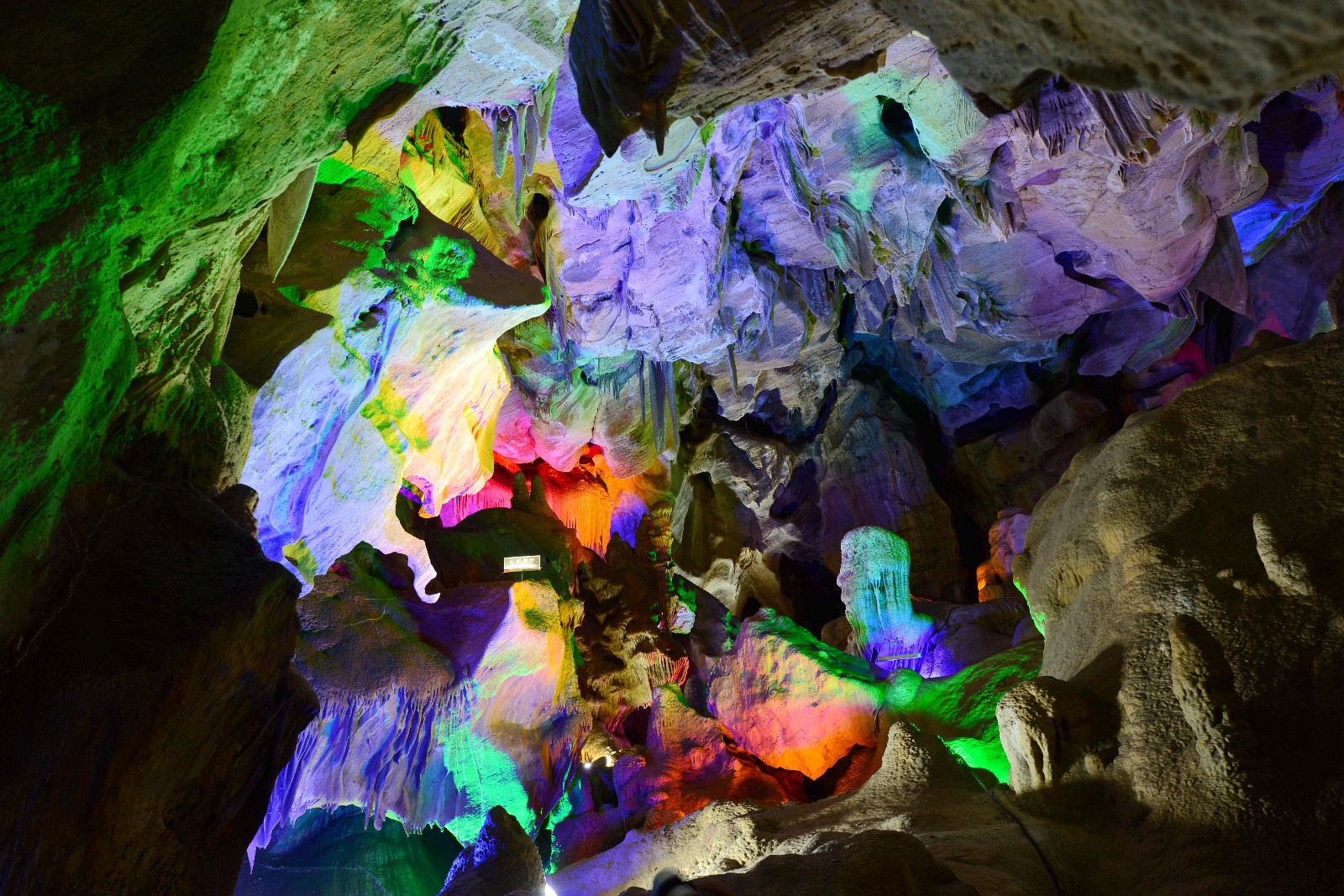 奇洞|临城|溶洞_新浪新闻