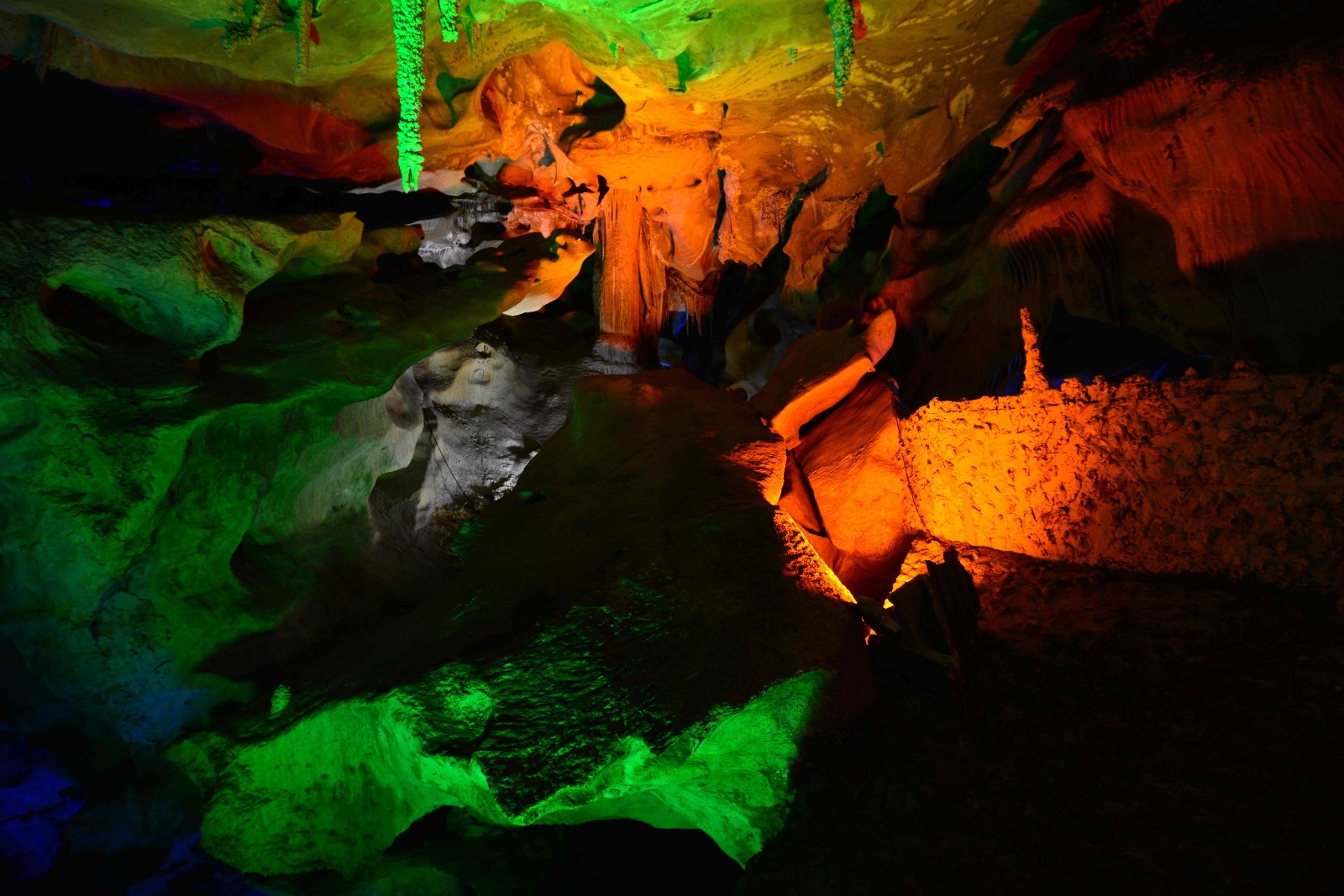 奇洞|临城|溶洞_新浪新闻