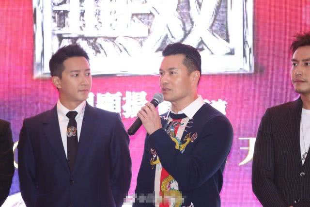 61岁吕良伟与47岁古天乐出席合照,网友:他看上去比古先生都年轻