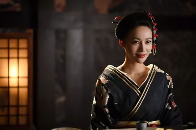 她演了远大前程里唯一的女性反派角色观众不恨她还反被她圈粉