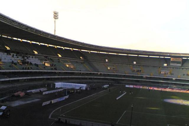 在个人社交账号上发布了这么一条博文,指责切沃的主场本特戈蒂球场,配