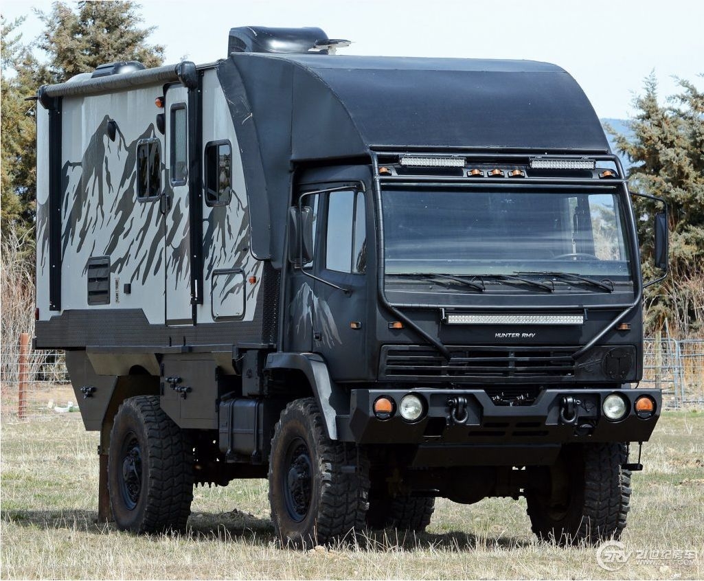 军用战术车辆改装而成的越野房车听起来就很野