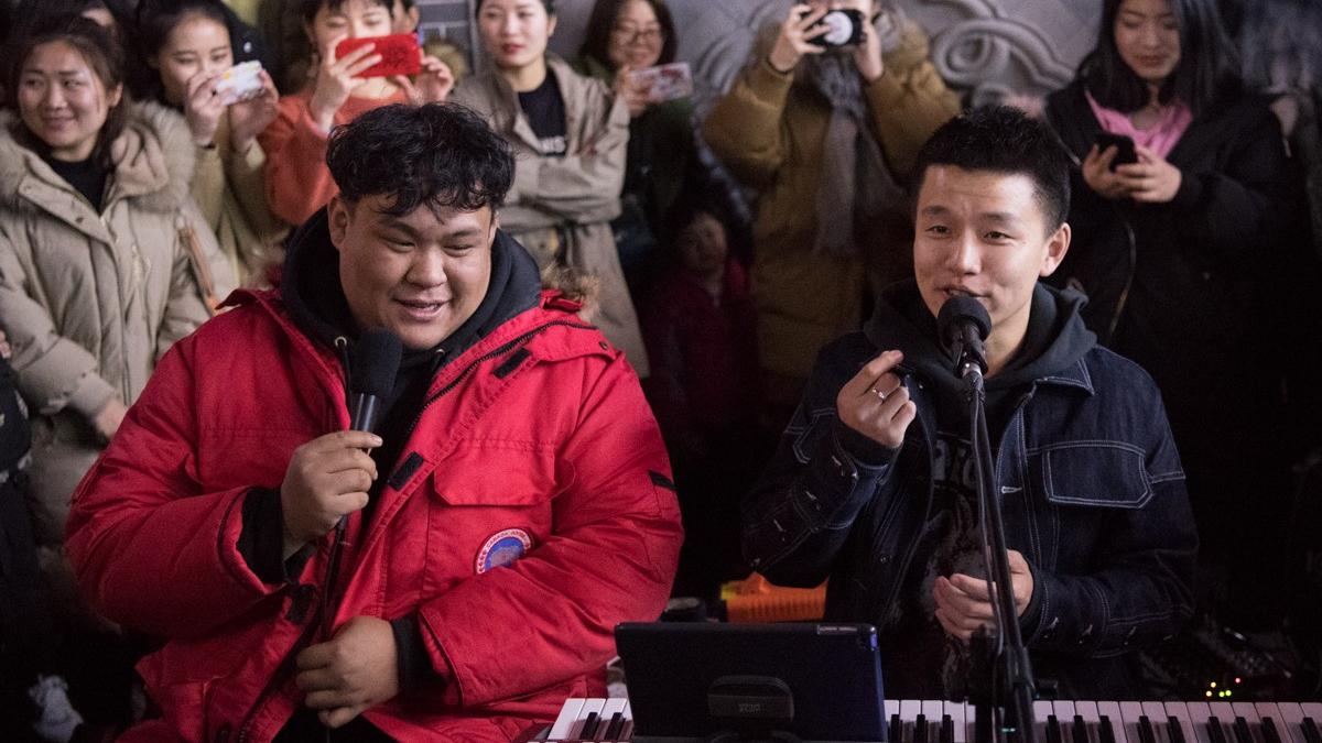 济南网红"连音社"受各地粉丝追捧 演出地点成旅游景点