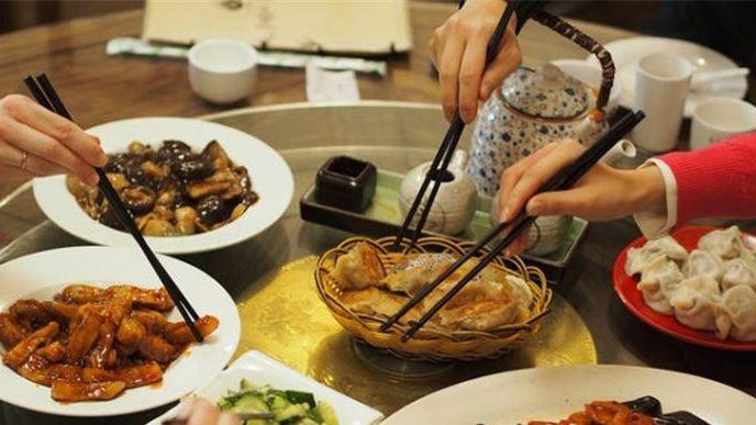 中国人从什么时候开始用筷子吃饭?今天可算知道了
