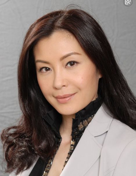 她出生贫寒,17岁遇家暴21岁成阔太13日后丧夫,今再嫁豪门