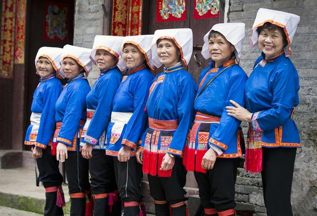 世界瑶都,广西的张家界,这里的人刀山火海都不怕……!|瑶族|圣堂山|张家界_新浪新闻