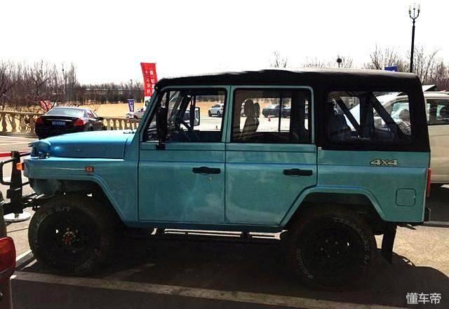 北汽造出撩妹王,全新212彻底改头换面力压g63,不足8万还配2.8t