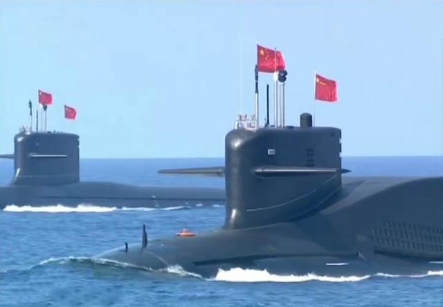 中国094核潜艇首次公开亮相,装备12枚巨浪2导弹,构建坚固核盾牌