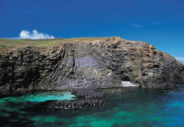 南海南薇滩西北部之"常骏暗沙" "鸟鱼锭石"!