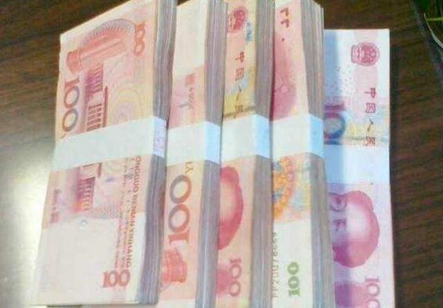 暑假送女儿去岳母家半夜听到岳父岳母对话我偷偷留下五万