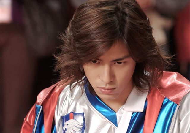 他是惹不起的黑二代,王思聪不敢碰他,向华强对他毕恭毕敬!