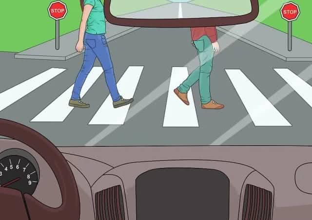 有特别的法律规定,否则即使stop sign前没有人行横道,也要让行人先行