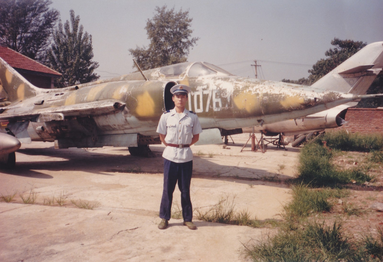 世界最大飞机制造商帅大叔专注折纸飞机五年卖出1600万架