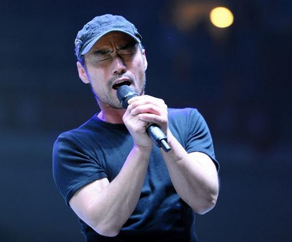 因为一首歌爆红, 汪峰封杀他下达"禁唱令", 近照曝光一脸沧桑!