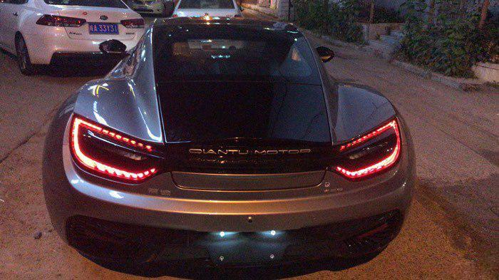 度非常高,整体菱角分明,造型非常独特,看过去有几分帕加尼p1的感觉