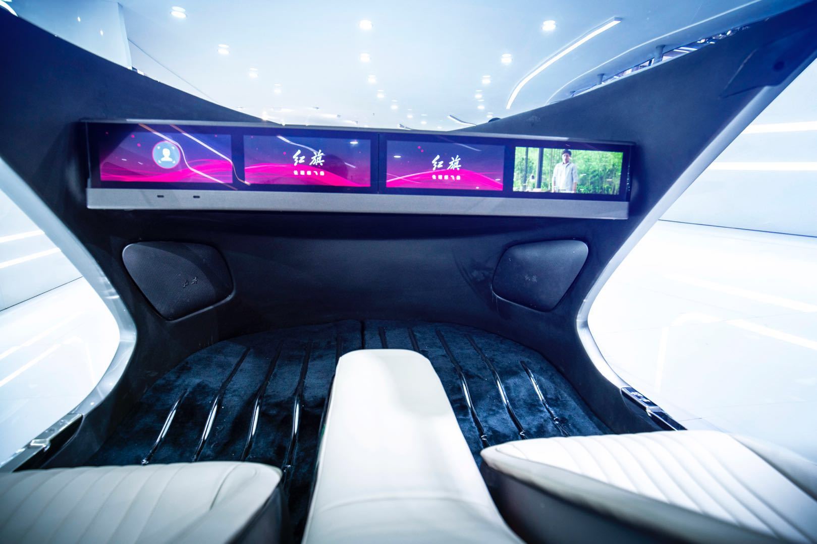 红旗智能座舱真"烧脑"!未来出行模式加持,让理想飞扬