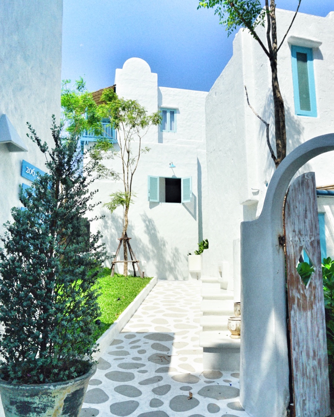 泰国华欣帕斯卡尼度假村蓝白色调的建筑拍照肯定一级棒!