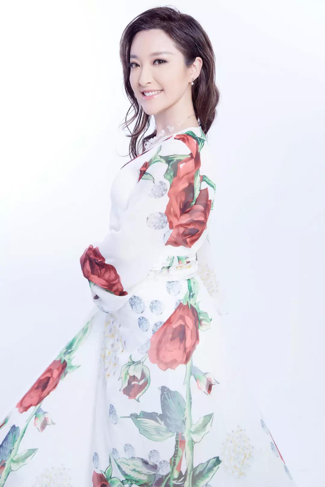 央金次卓扎西尼玛玛尼石乐队所以这里的音乐节不仅是一场听觉盛宴更是