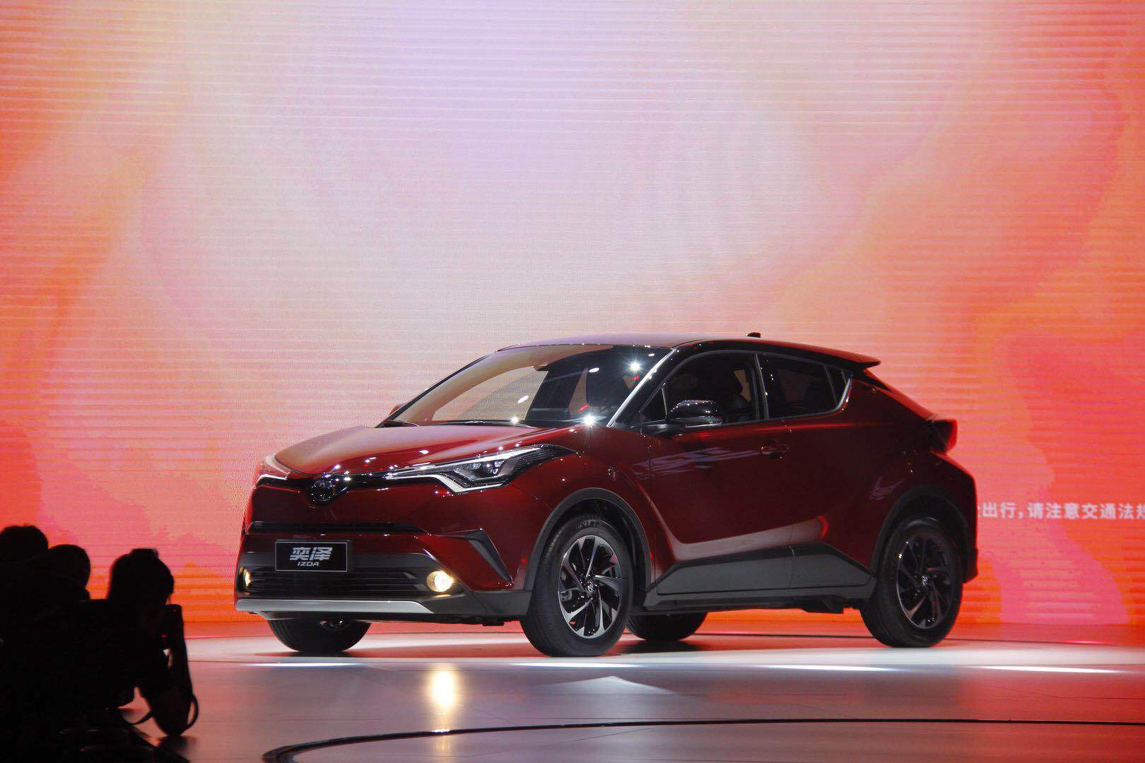 58万元.作为一汽丰田旗下的全新小型suv,奕泽izoa与广汽丰田旗下