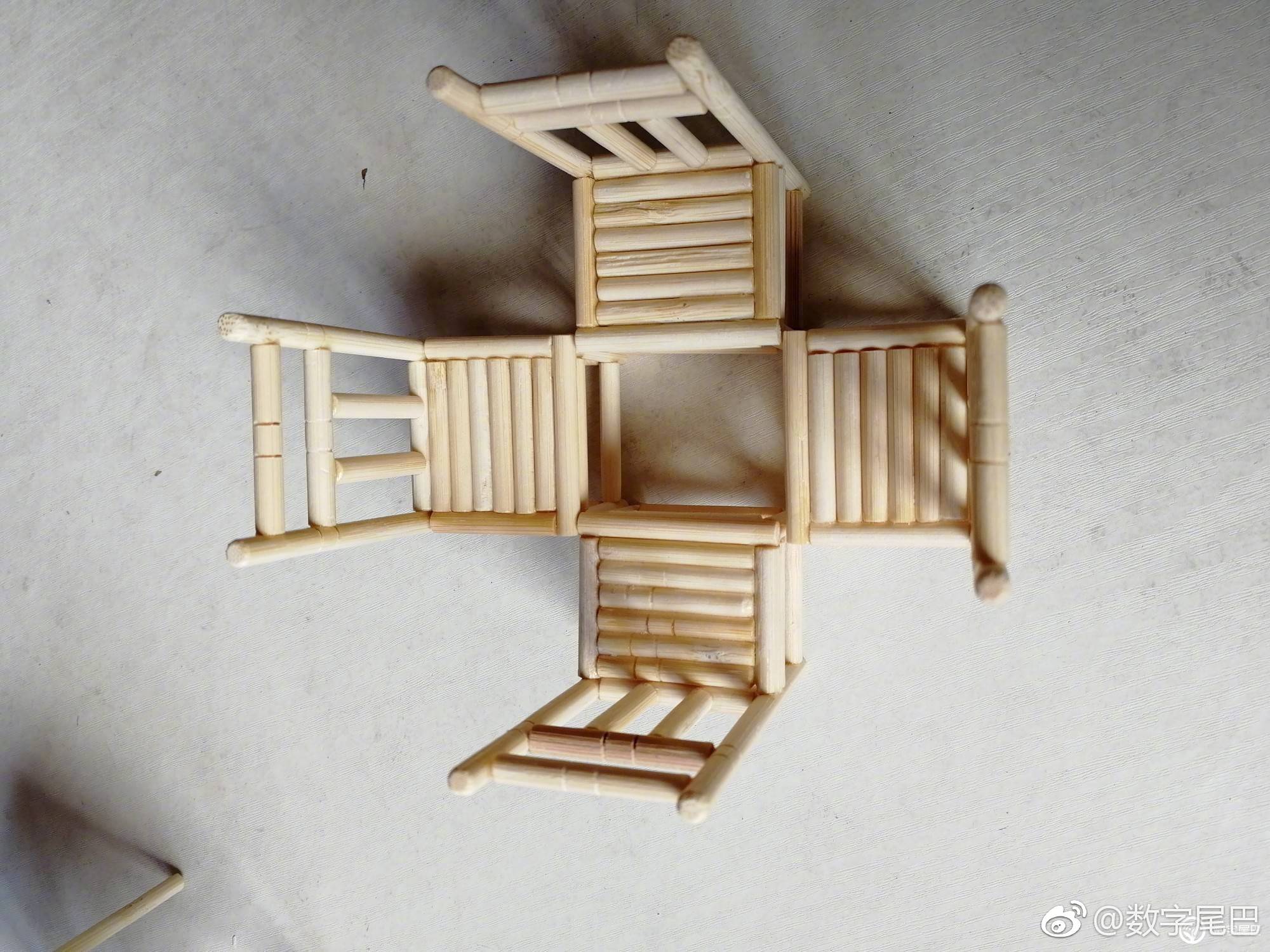 来看看这位尾巴用一次性筷子和胶水做的小玩意吧