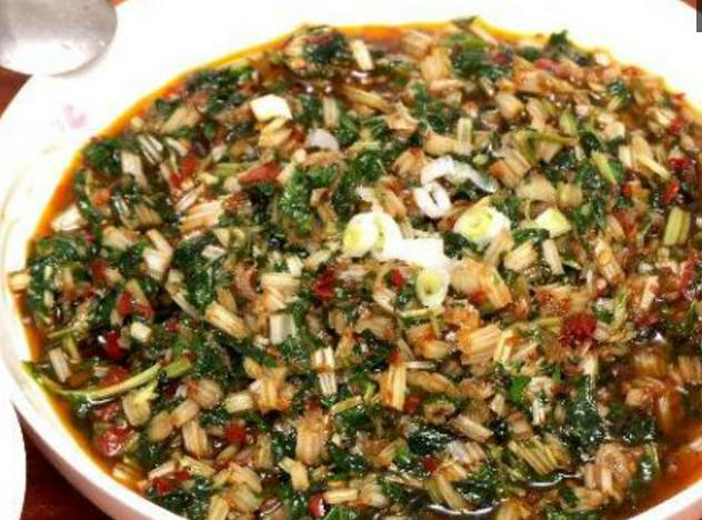 "假鱼海椒"在农村是一道很受人欢迎的下饭菜,做法也简单.