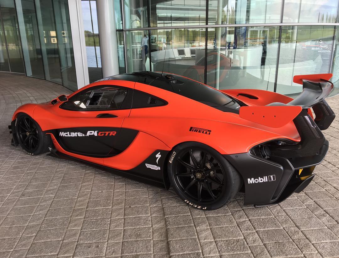 赛道猛兽之哑光红迈凯伦p1 gtr,p1 任何颜色都能驾驭,霸气十足