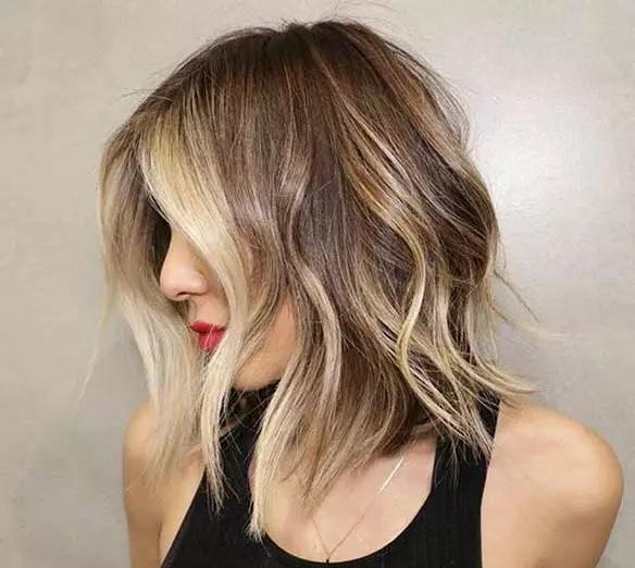 没有对比就没有伤害,相比赵丽颖这个小卷毛,吴昕的小卷毛差远了