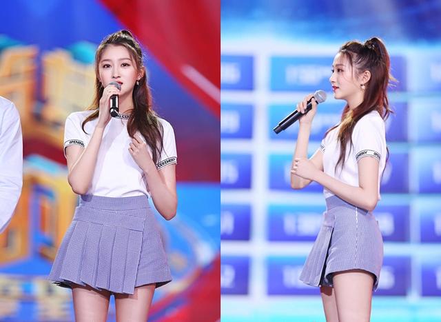 林妙可与关晓彤同穿格纹短裙,一言难尽,这次真不是输在腿