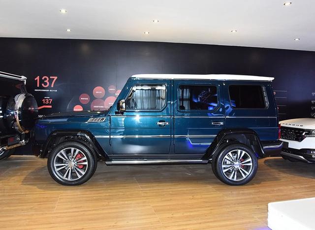 最贵国产越野车,四驱带锁能翻山能涉水,30开出超百万的气场