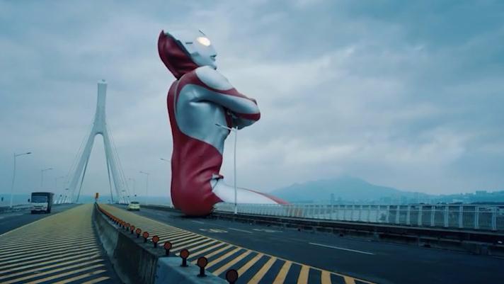 五个奇怪的奥特曼,一个有翅膀不会飞,第三个把变身器当糖吃!