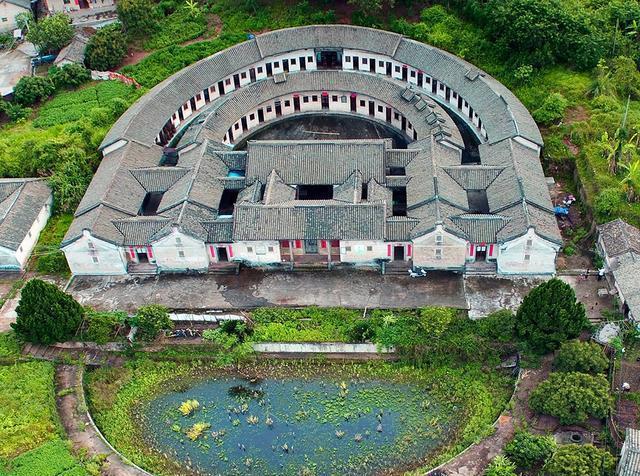 中国有座建筑被称为"天外之物",外国间谍机构曾长期关注|民居|围龙屋