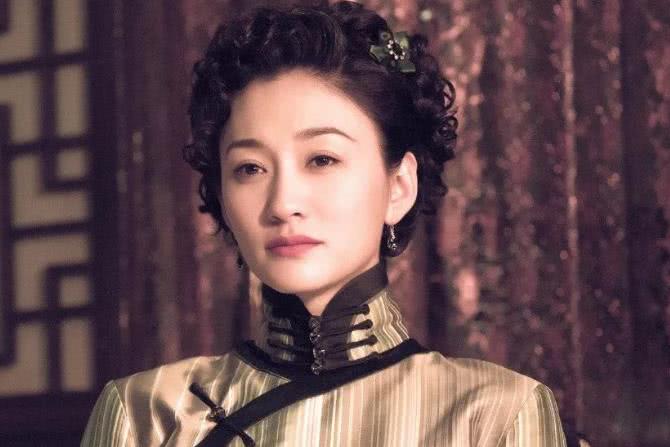 军统女特务的绝技,身体是杀人利器,她从一个火坑跳到另个火坑