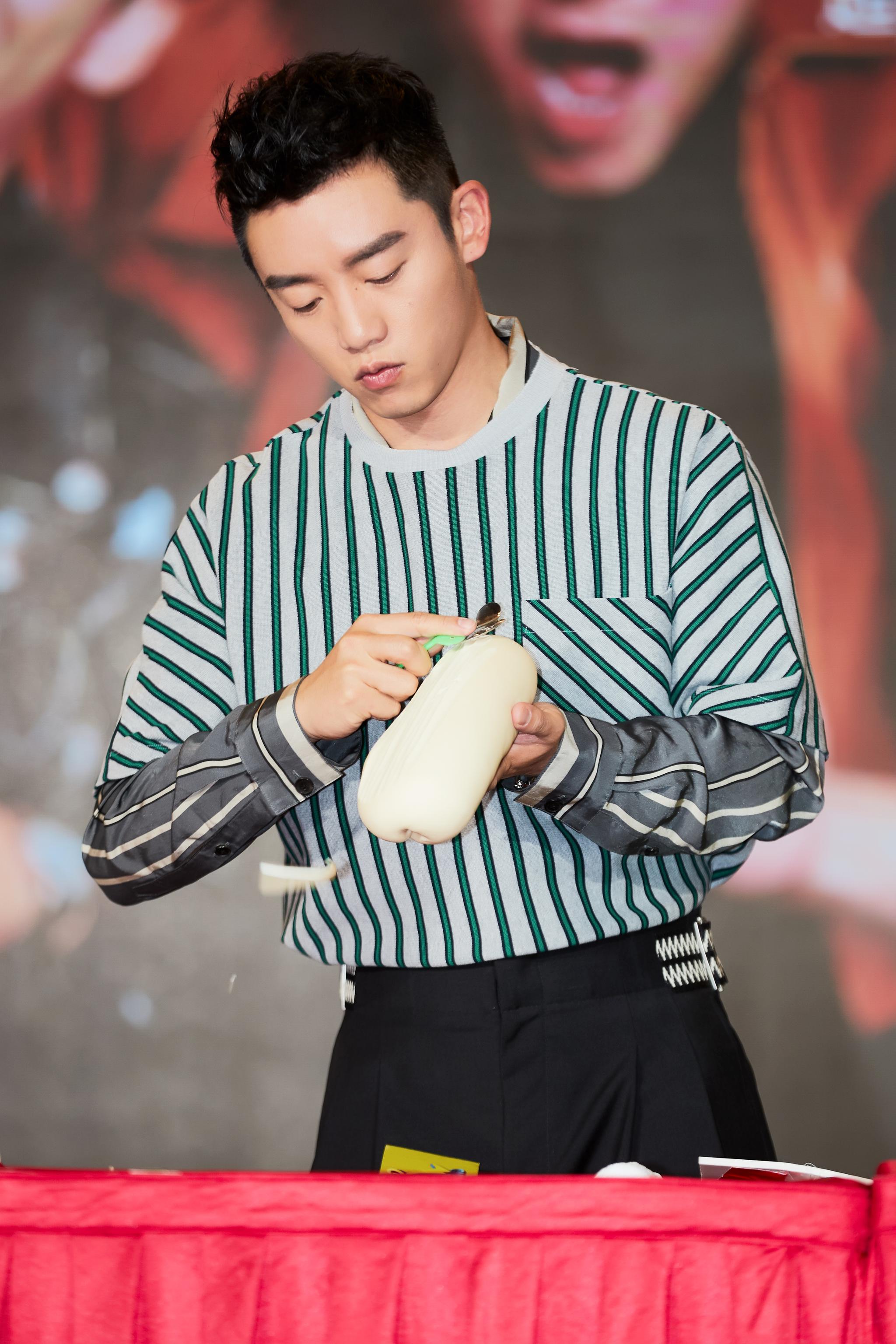 跑男伐木累给恺恺做了长寿面,有心了    (特别