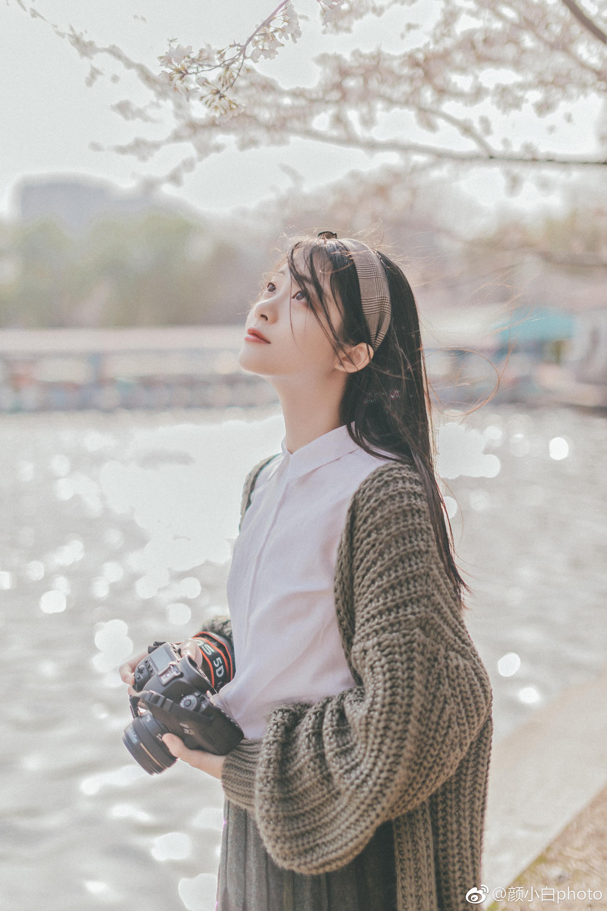 一树樱花一池春风吹皱的水都不及你笑容温甜出镜