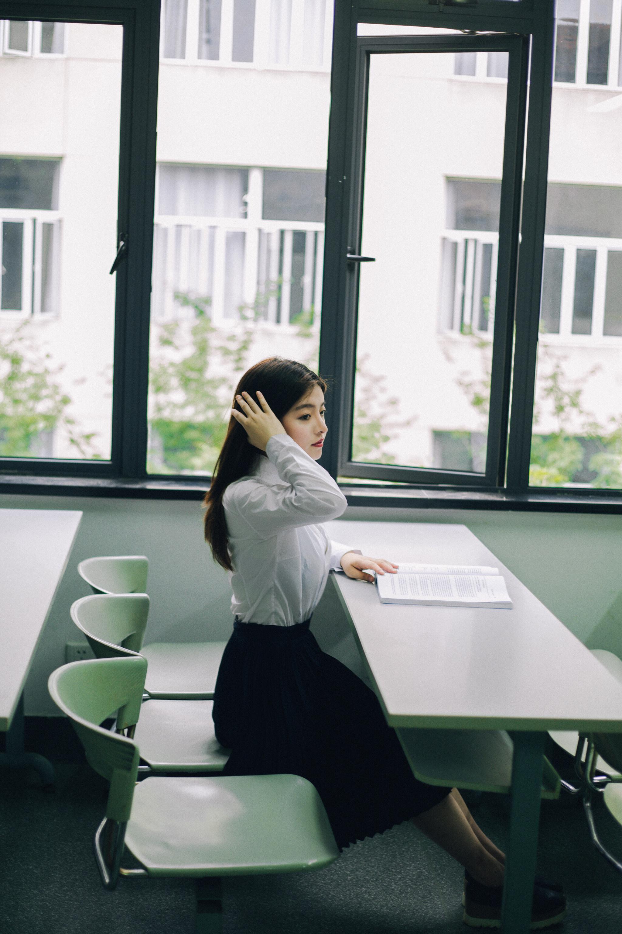 上海财经大学校花徐逸岑身高163cm体重48kg学霸女神